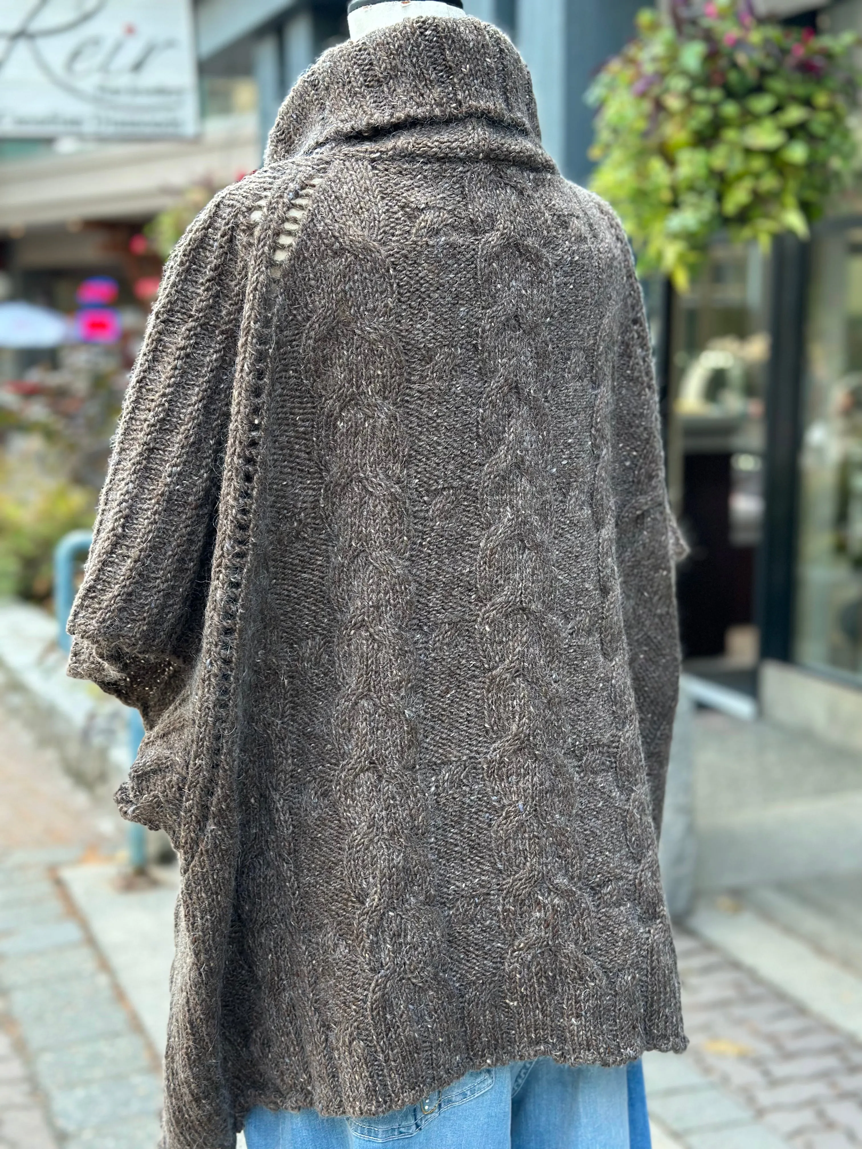 Aran - Cable Poncho - Latte