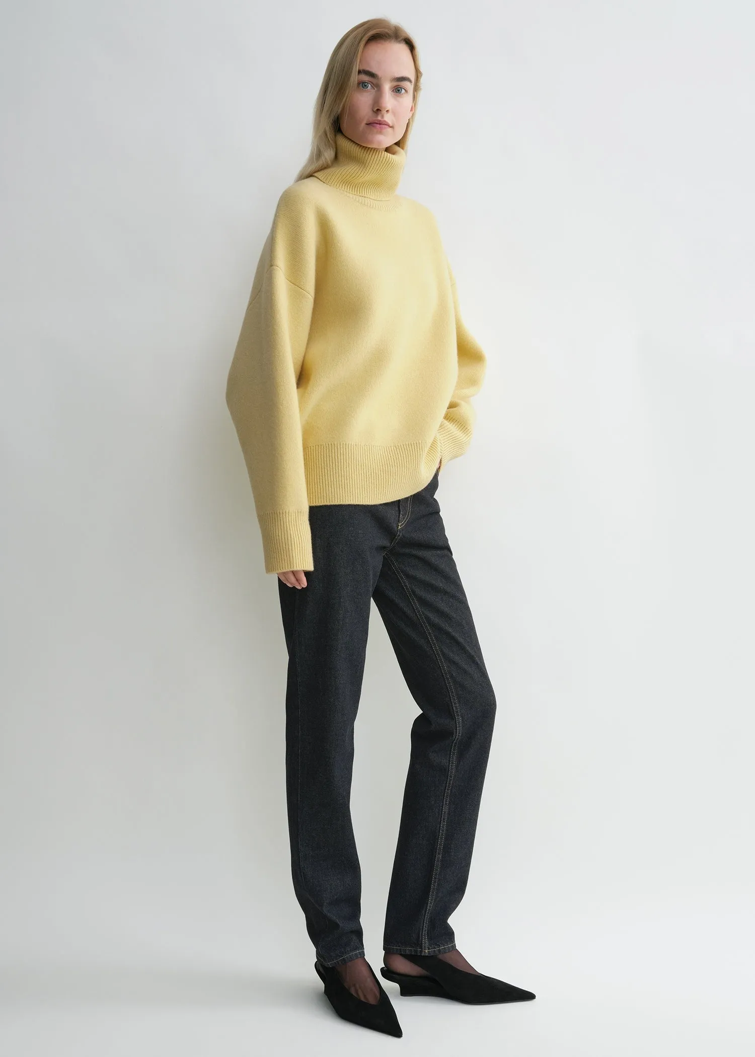 Double-knit turtleneck soft yellow