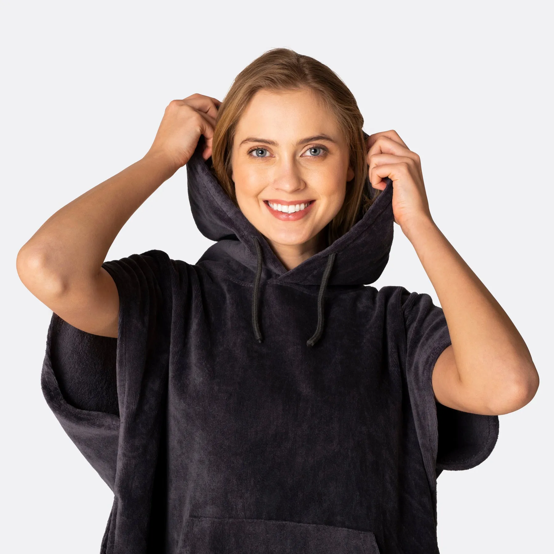 Dunkelgrauer Badeponcho