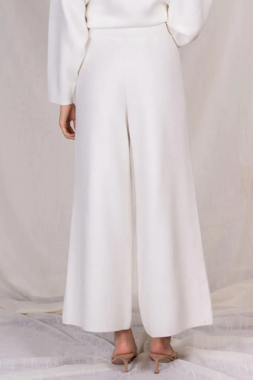 Elegant ankle length knit wide leg pants