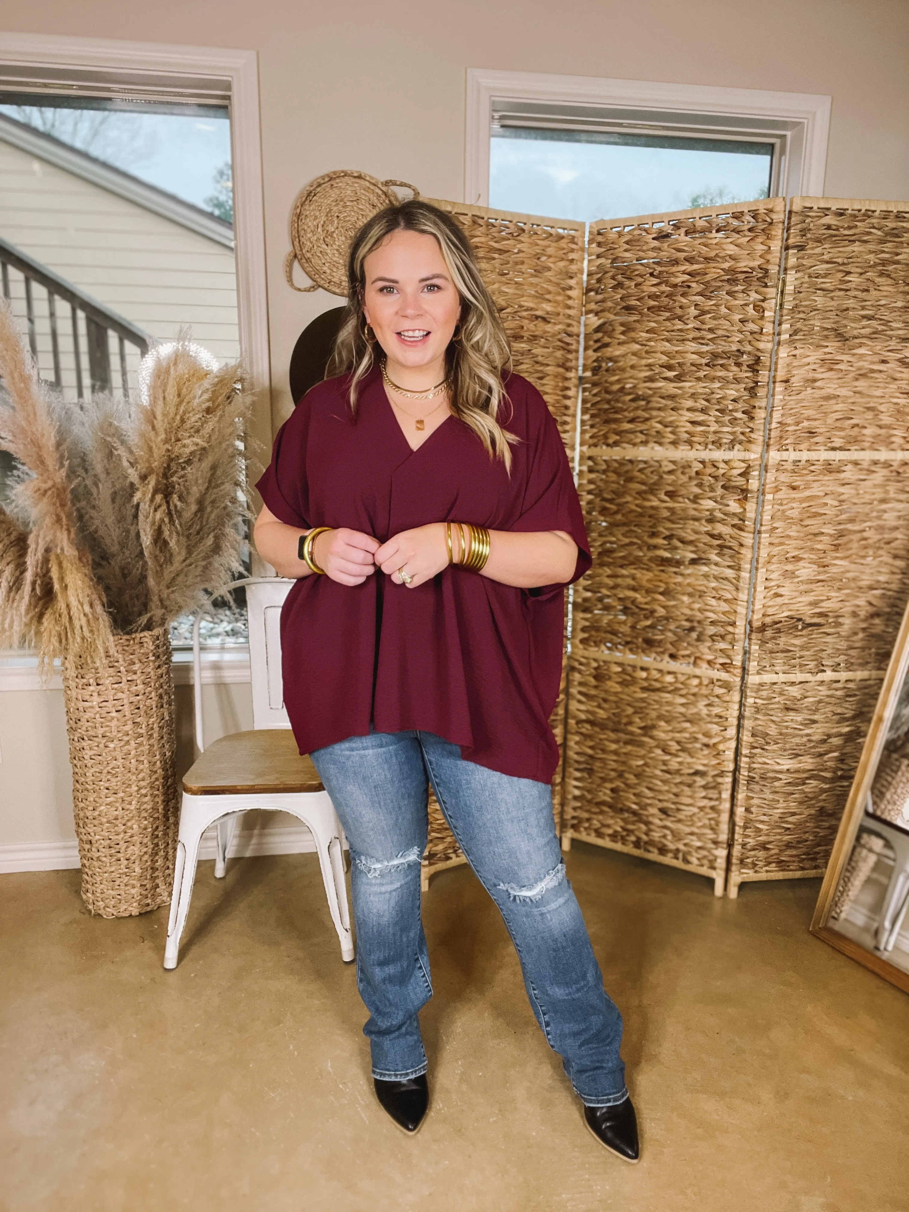 Last Chance Size Small | Weekend Out V Neck Placket Short Sleeve Top in Maroon