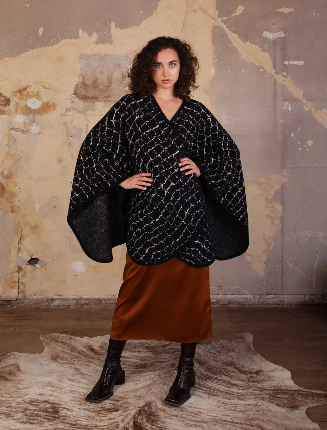 LUSIA PONCHO (PRINT)