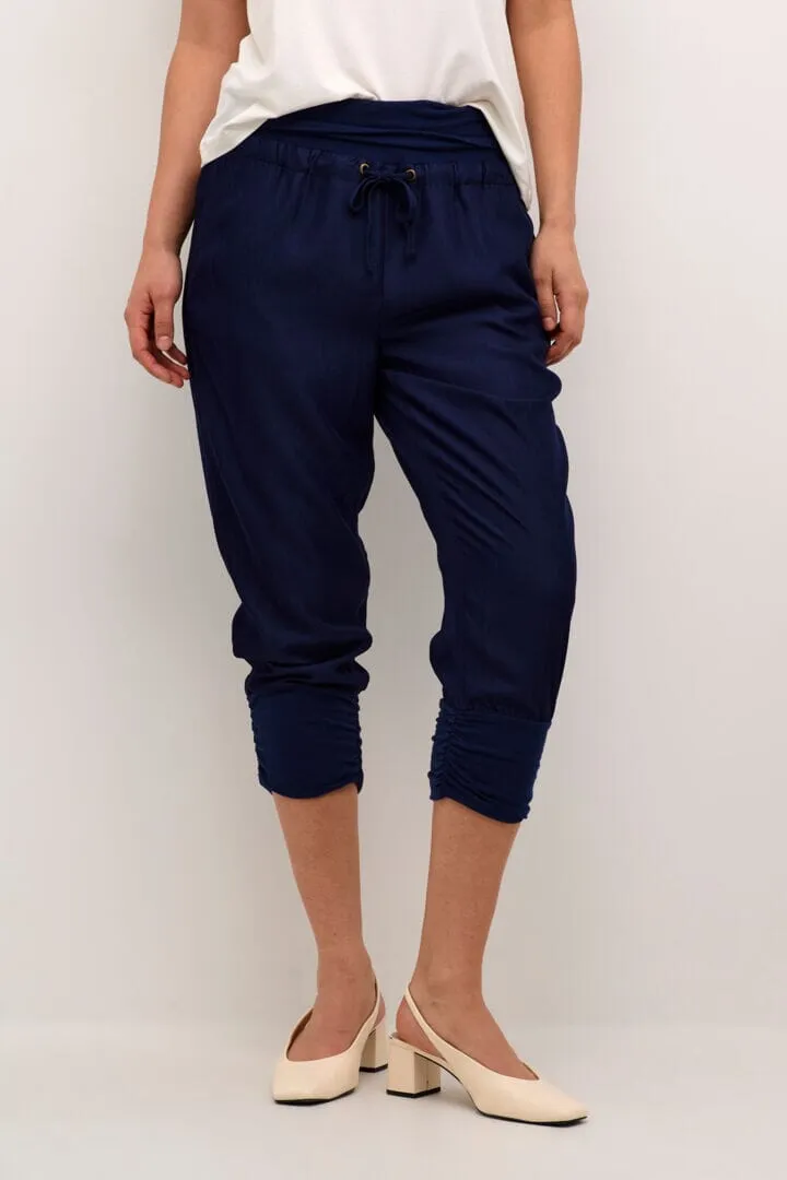 NAVY ELASTIC WAIST RUCHED LEG PANT