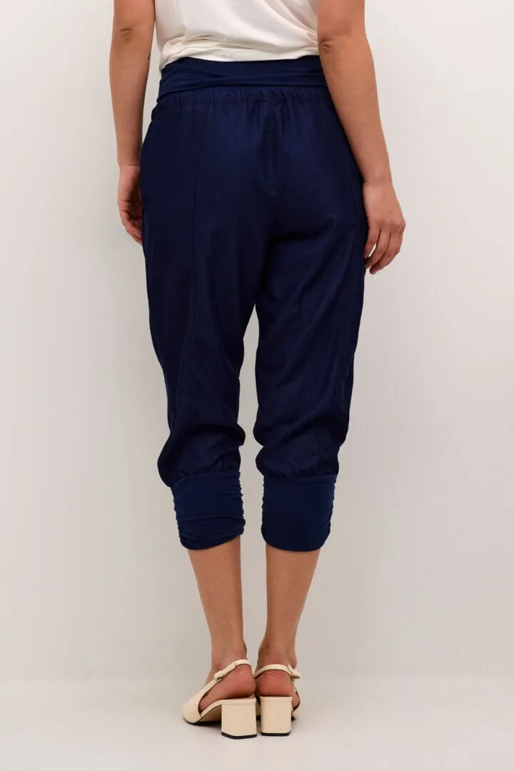 NAVY ELASTIC WAIST RUCHED LEG PANT