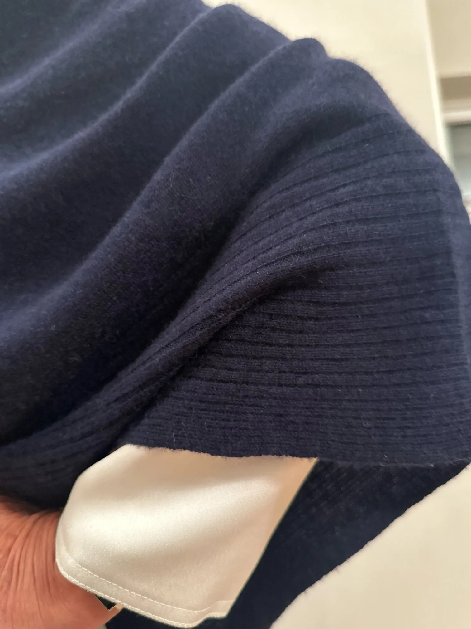 ‘PONCHO’ CASHMERE MIDNIGHT BLUE