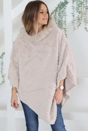 Poncho fausse fourrure beige