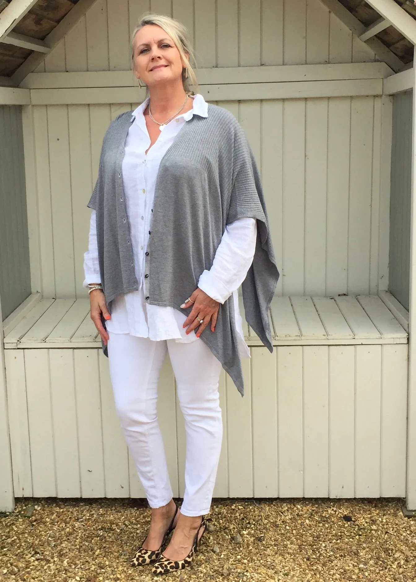 Santa Christina Button Poncho in Grey