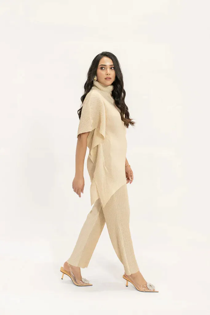 Spring Summer 24 - Azra Off White Poncho Pleated Suit