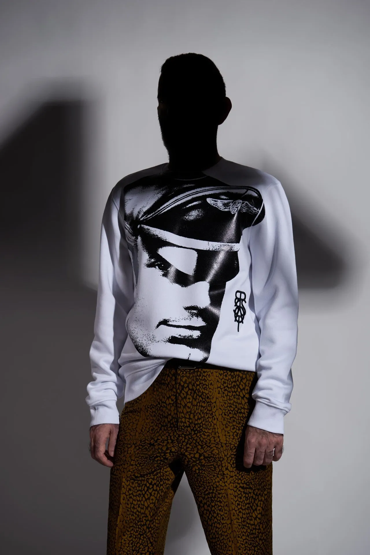 TOM OF FINLAND x WE ARE SPASTOR BIKER HEAD SWEATSHIRT - WHITE