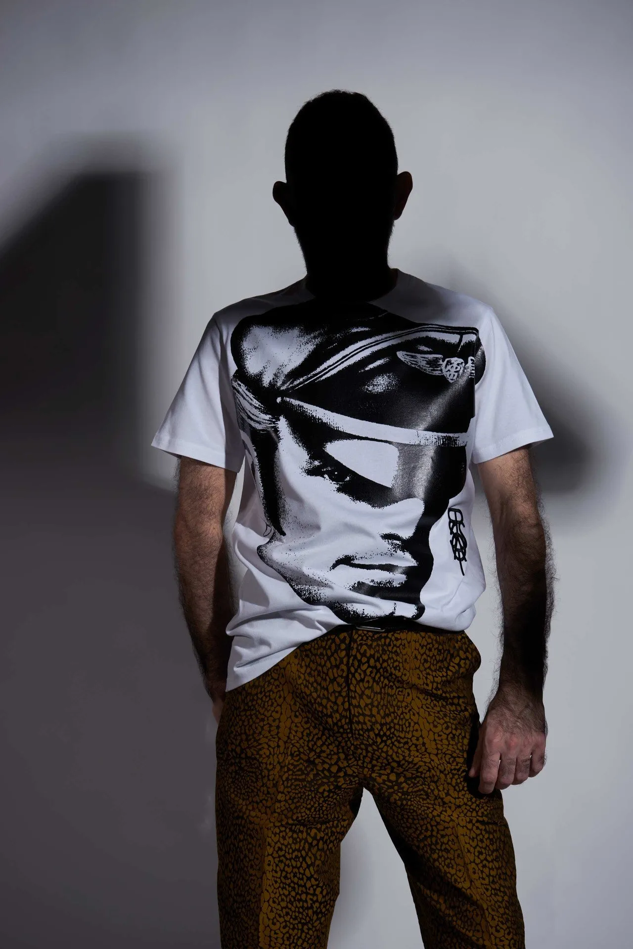 TOM OF FINLAND x WE ARE SPASTOR BIKER HEAD TEE - WHITE