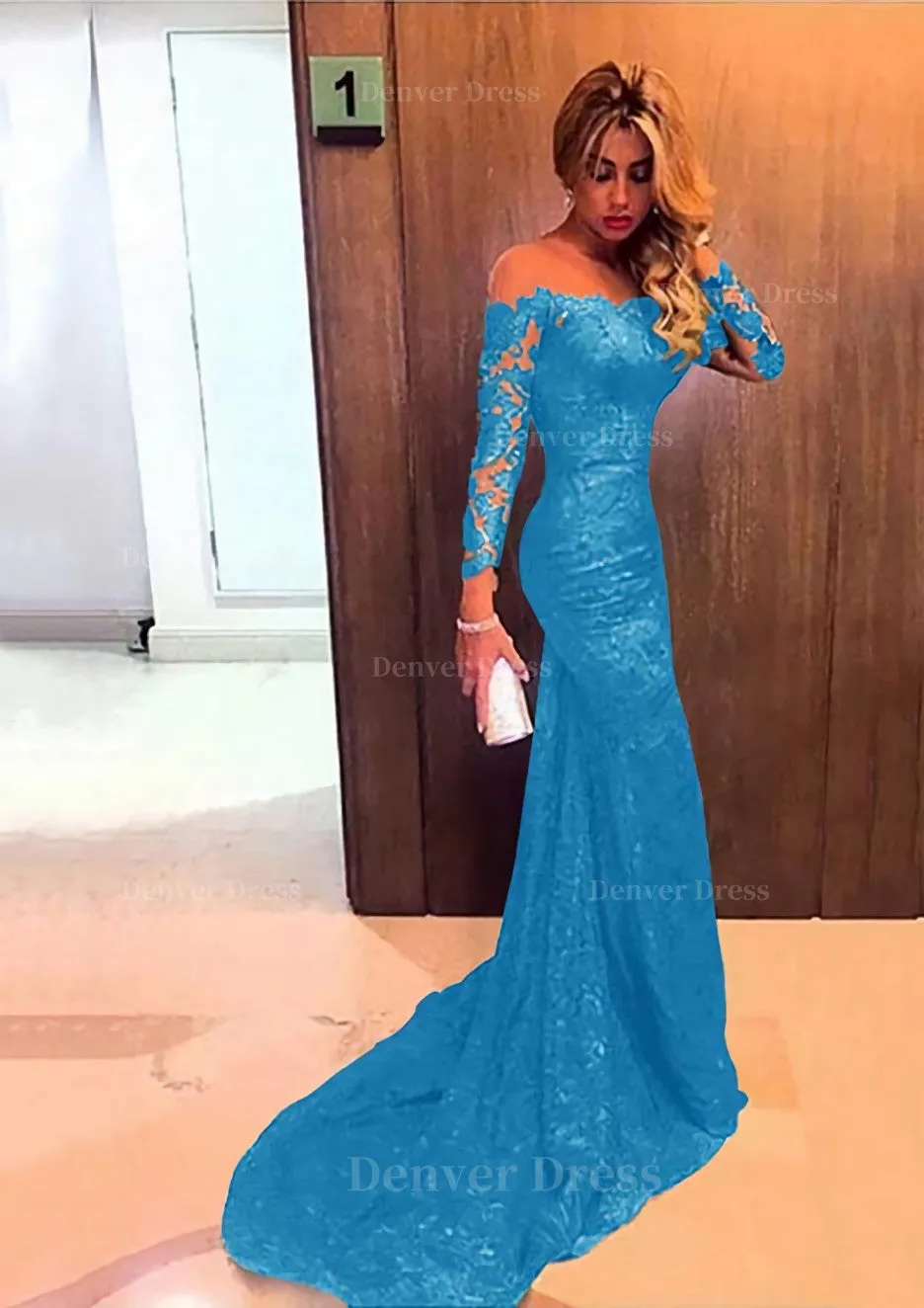 Trumpet/Mermaid Full/Long Sleeve Bateau Chapel Train Lace Prom Dress With Appliqued