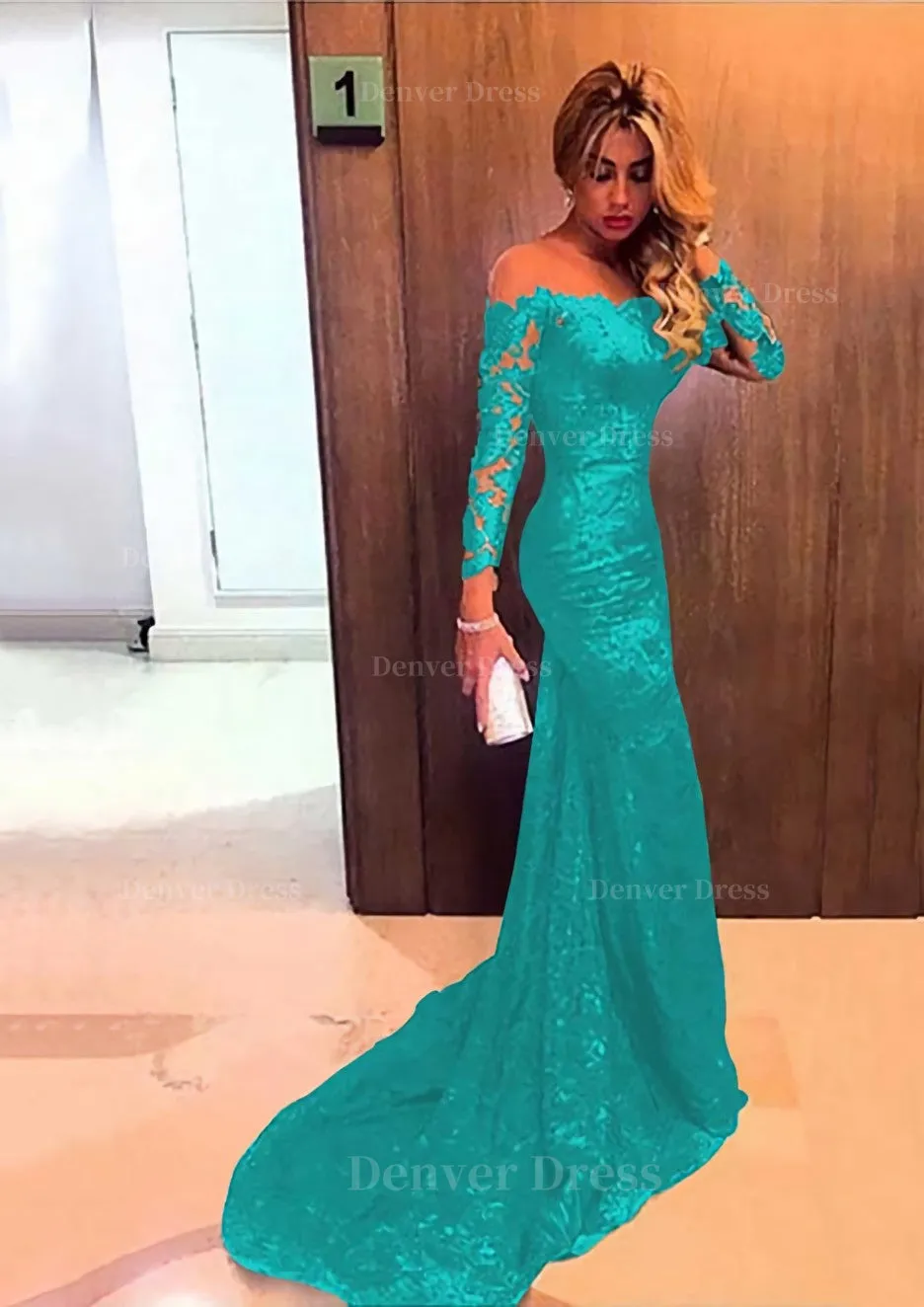 Trumpet/Mermaid Full/Long Sleeve Bateau Chapel Train Lace Prom Dress With Appliqued