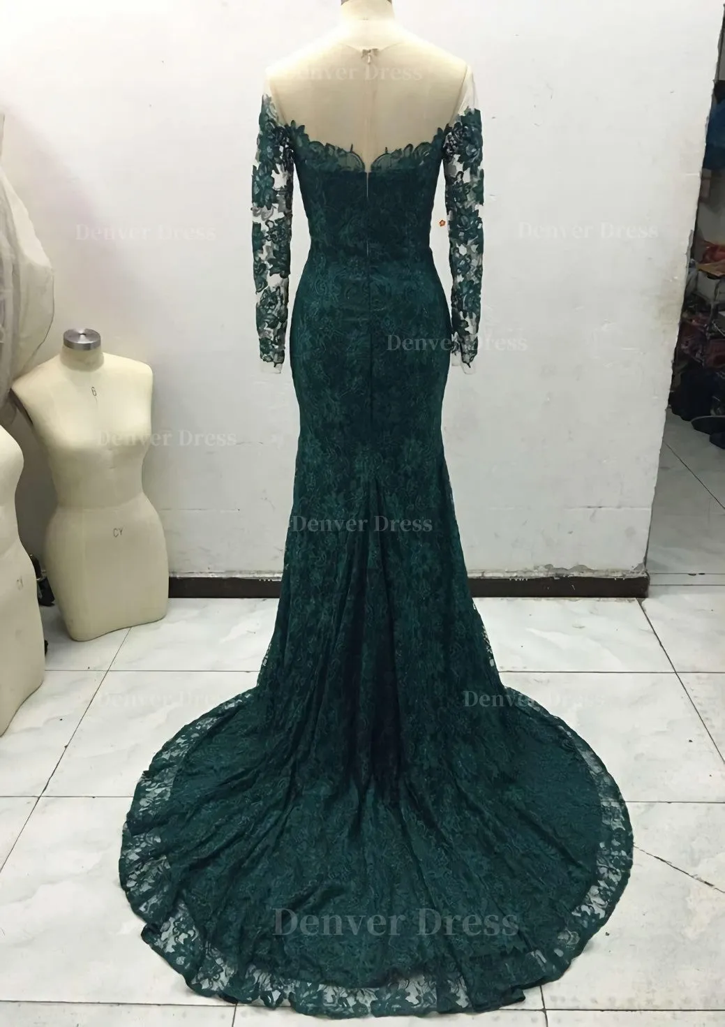 Trumpet/Mermaid Full/Long Sleeve Bateau Chapel Train Lace Prom Dress With Appliqued