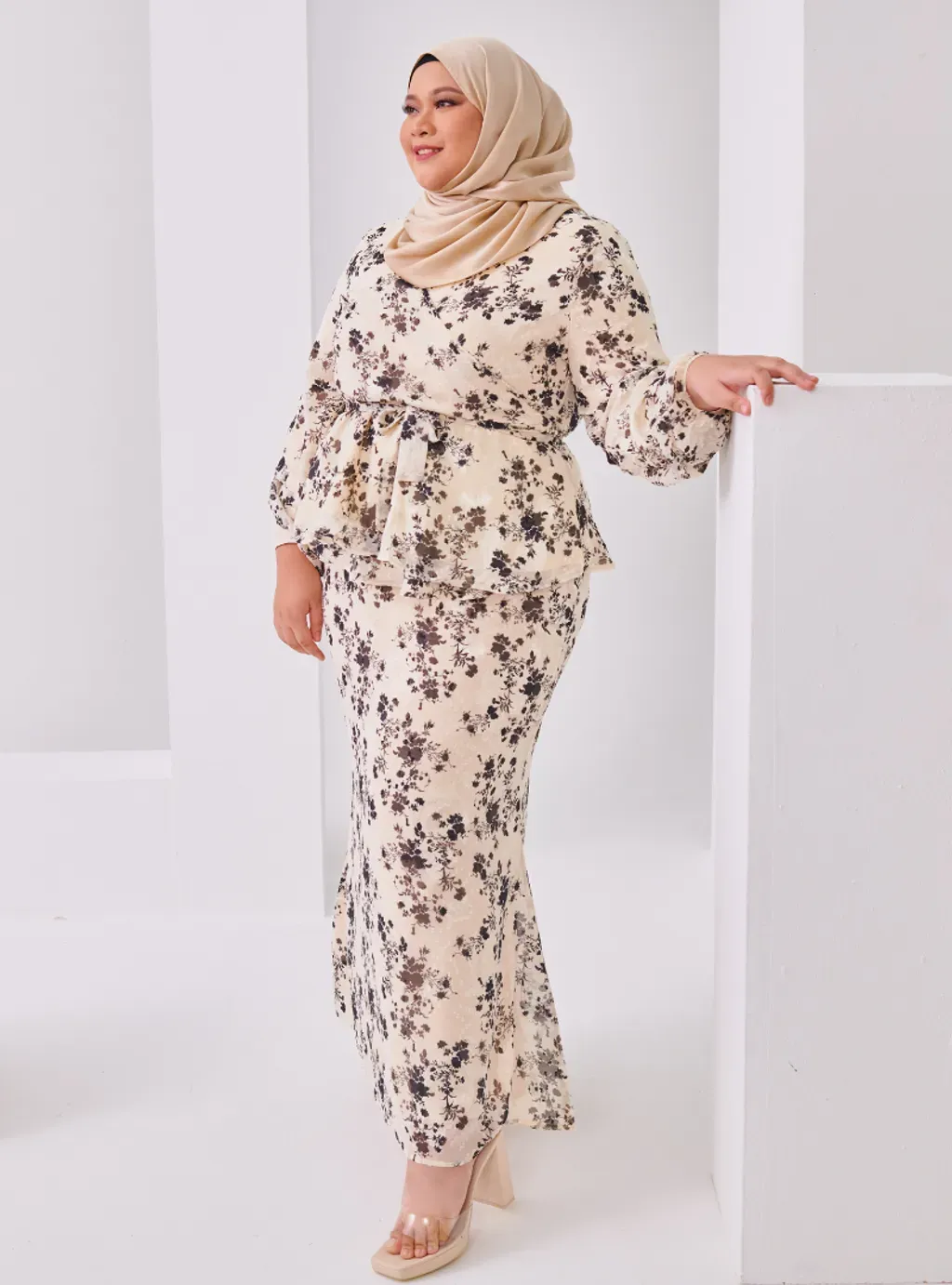 Tun Sarah 3D Sakura Chiffon Wrap Kurung